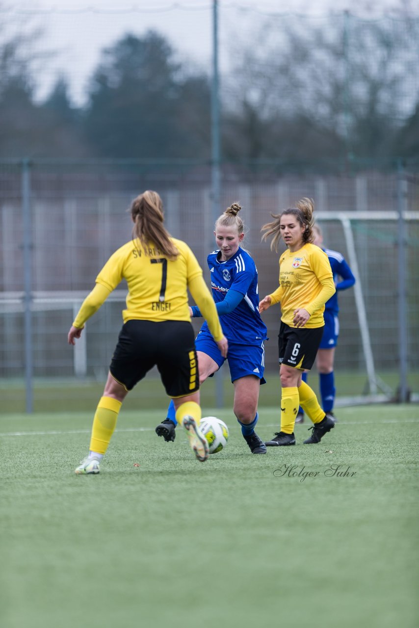 Bild 225 - F SSC Hagen Ahrensburg - SV Frisia Risum-Lindholm : Ergebnis: 1:2